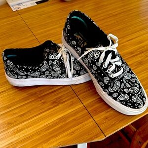 Vans paisley